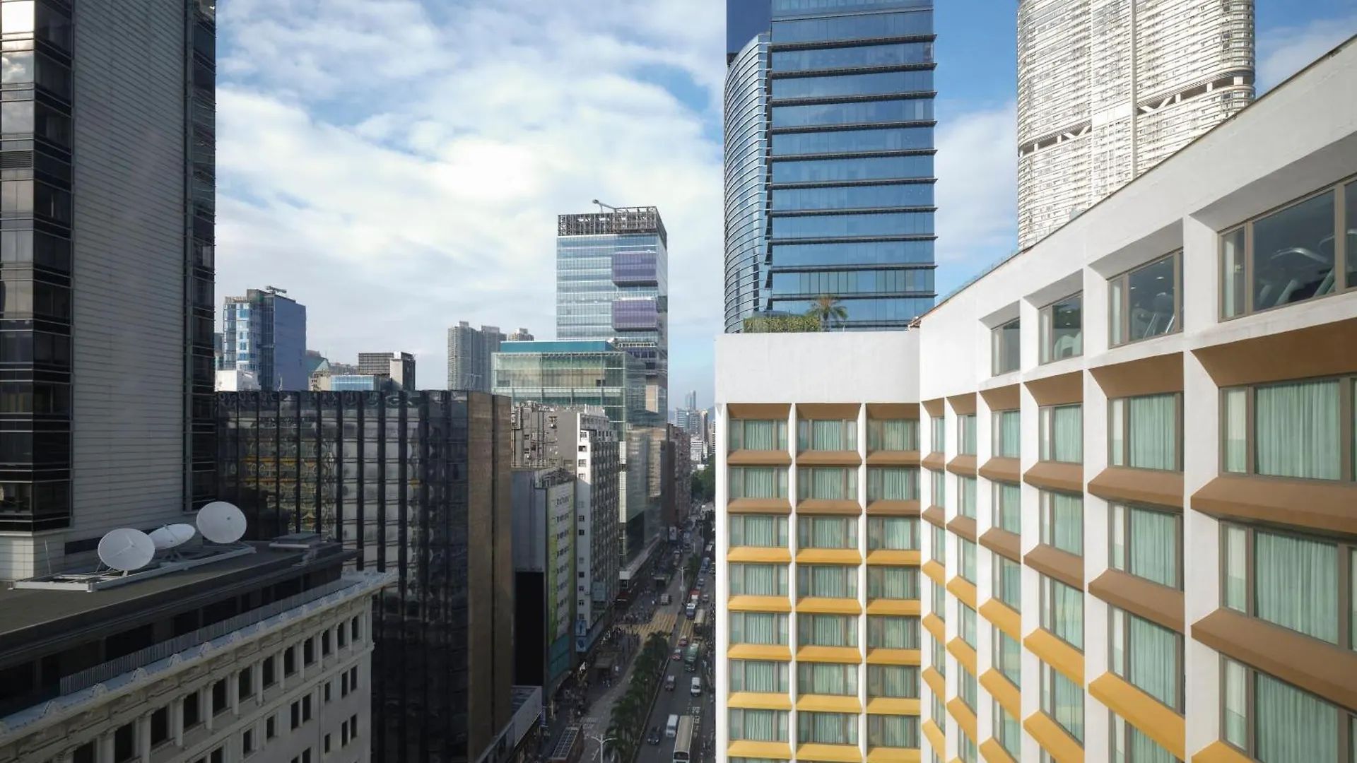 Sheraton Hong Kong Hotel & Towers 5*,