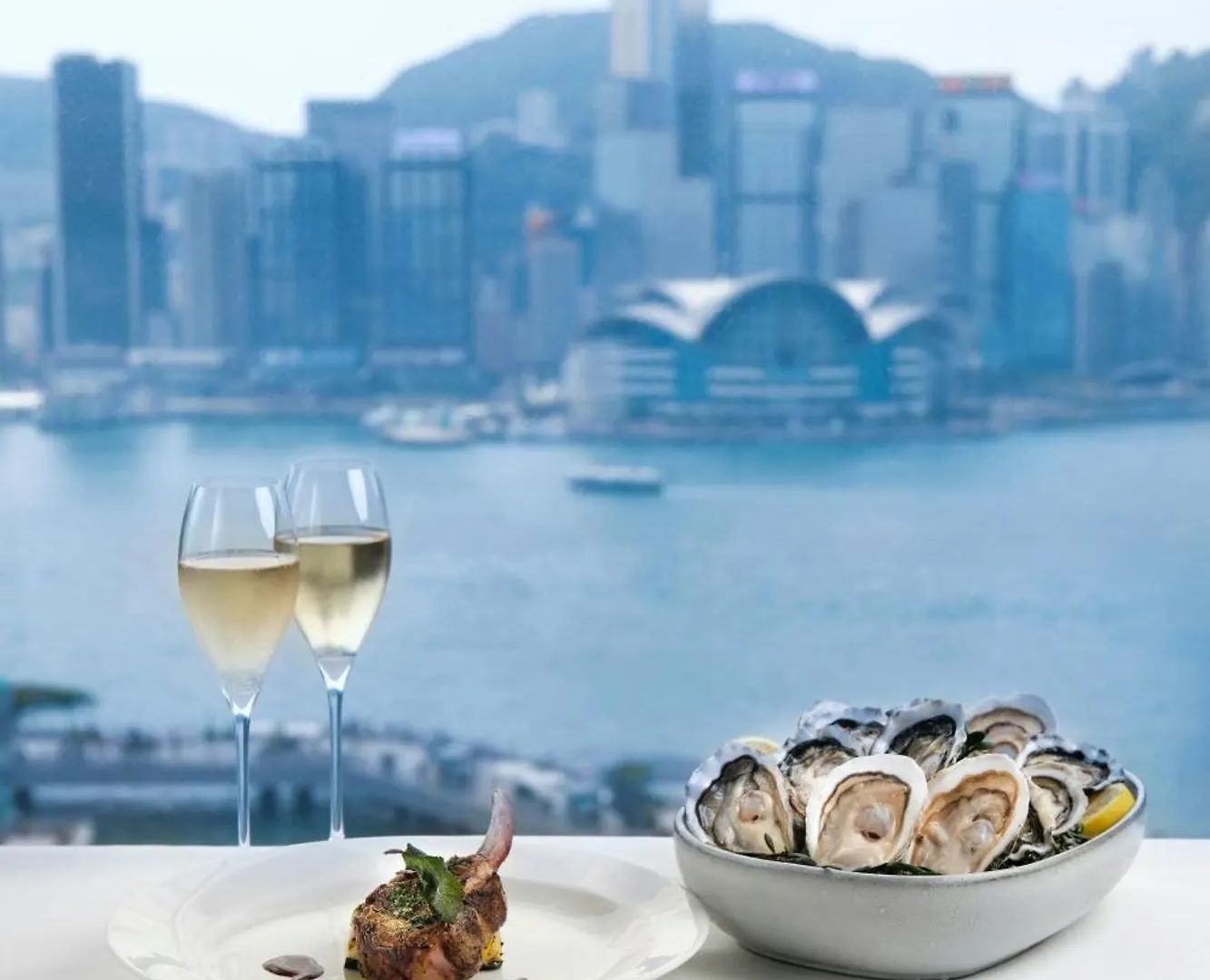 Sheraton Hong Kong Hotel & Towers 5*,